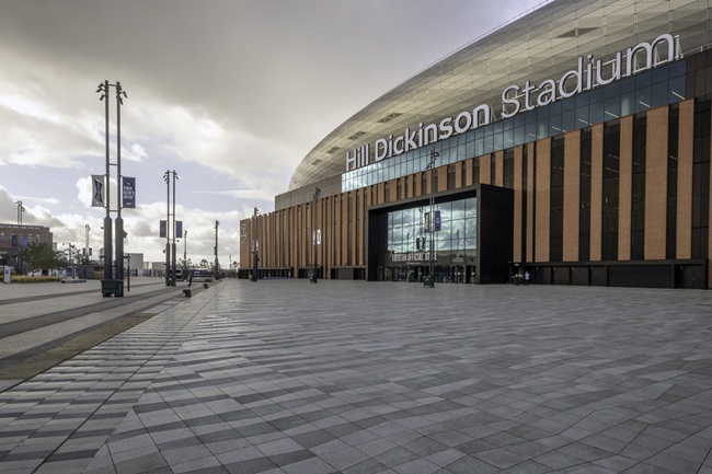 Hill Dickenson Stadion | bestrating rond entree Hill Dickenson Stadion | bestrating rond entree