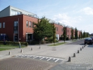 Zitelementen van beton langs kantorencomplex Bolduc in den Bosch
